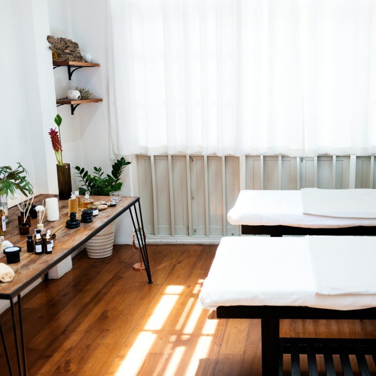 Behandlungsraum Ergotherapie und Neurofeedback Ein modern gestalteter Behandlungsraum für Ergotherapie und Neurofeedback der Professionalität und Ruhe ausstrahlt